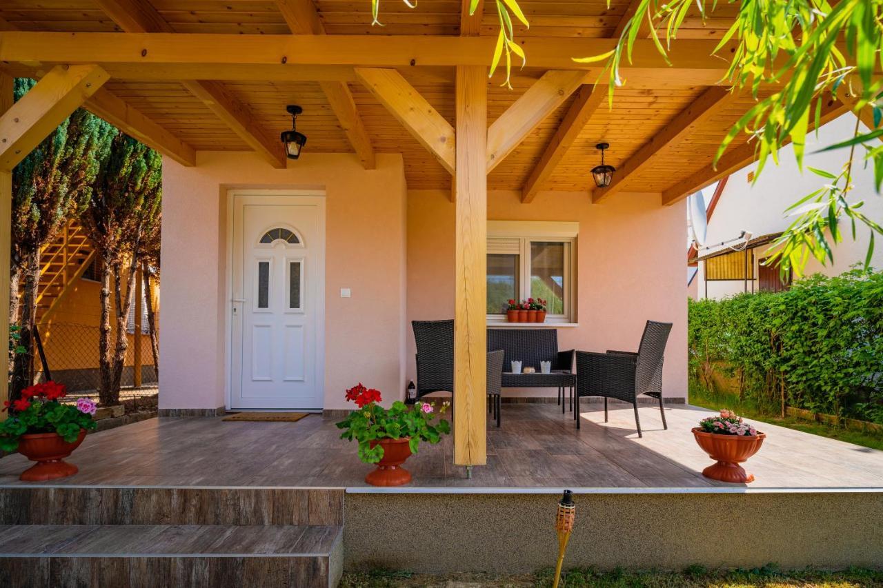 Pipacs Apartmanhaz Harkány Εξωτερικό φωτογραφία